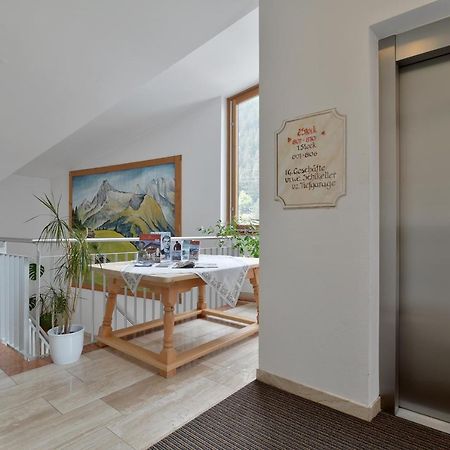 Ferienwohnungen Haus Der Mitte Майерхофен Екстериор снимка