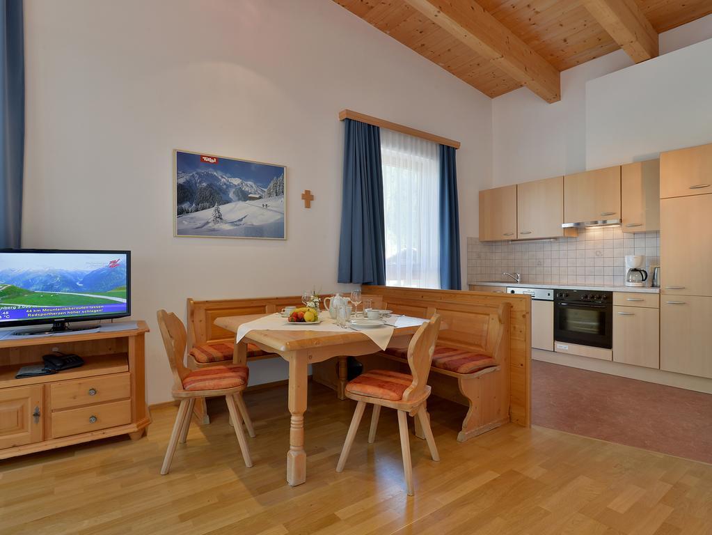 Ferienwohnungen Haus Der Mitte Майерхофен Стая снимка