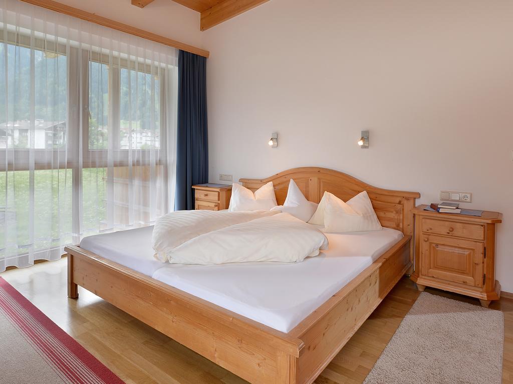 Ferienwohnungen Haus Der Mitte Майерхофен Стая снимка