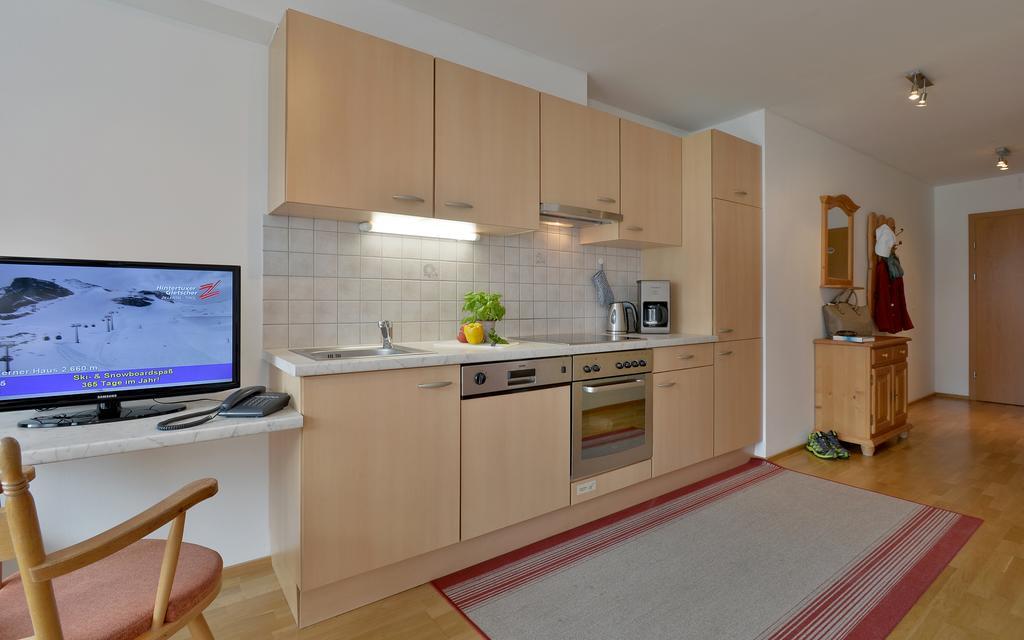 Ferienwohnungen Haus Der Mitte Майерхофен Стая снимка